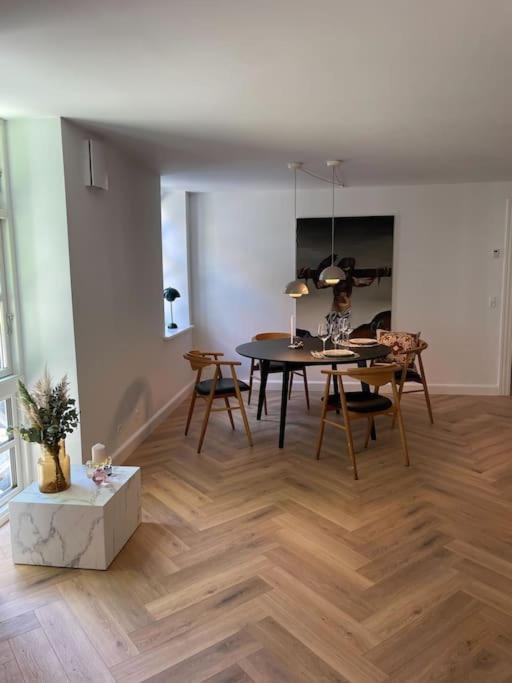 Apartamento Nyrenoveret Charmerende Lejlighed I Odense C! Exterior foto