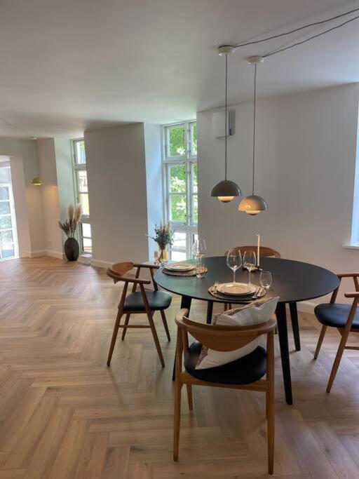 Apartamento Nyrenoveret Charmerende Lejlighed I Odense C! Exterior foto